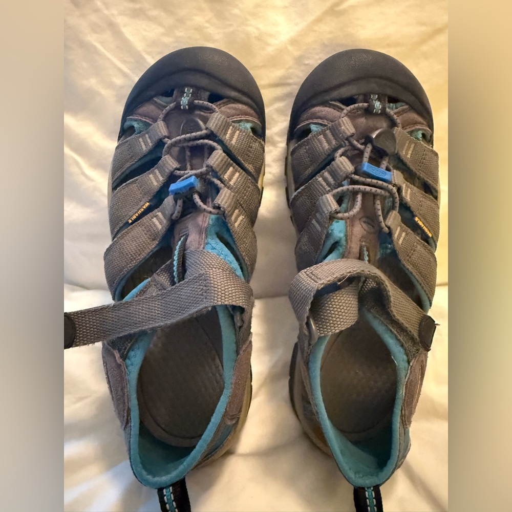Size 4  Kids Keen Gray and Blue Outdoor Sandals. Excellent condition.